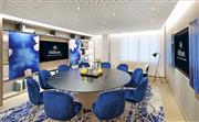 藍寶石會議室 新概念行政會議室，設有兩個顯示屏，可容納 10 人。